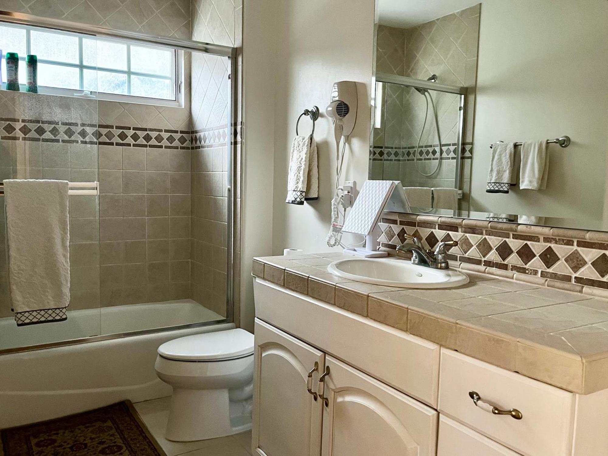 Hollywood Hills Homestay Λος Άντζελες Δωμάτιο φωτογραφία